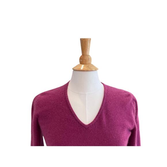 Ann Taylor Fuchsia / Purple V-Neck Long Sleeve Cashmere Sweater, M - Picture 2 of 9